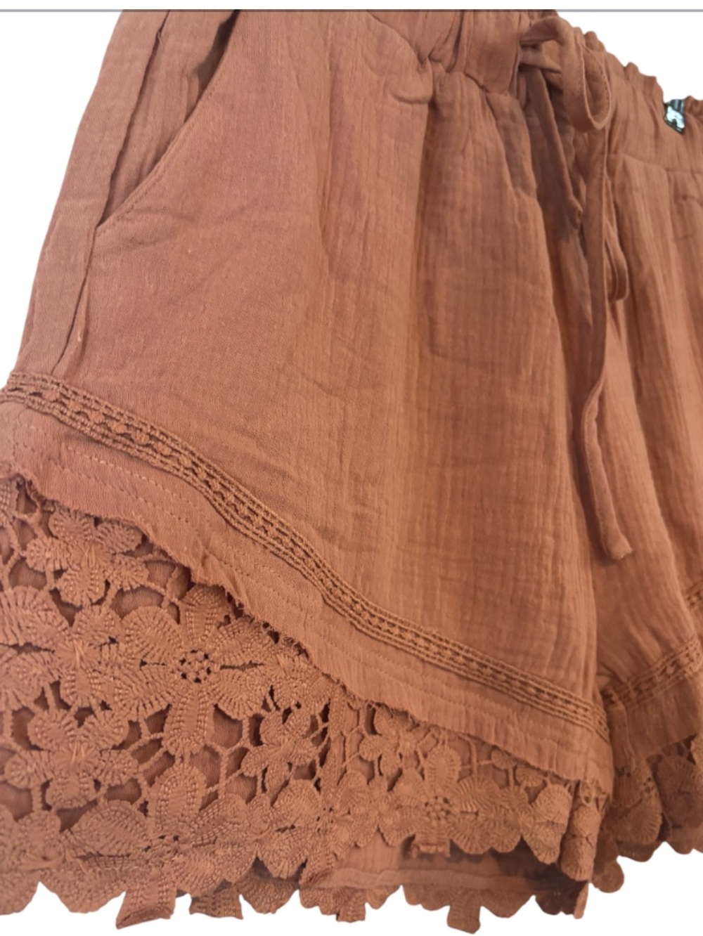 Very J   Lace Crochet Trim Cotton Gauze Drawstring Shorts NWT - Picture 3 of 7